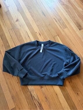Lululemon dark gray sweatshirt